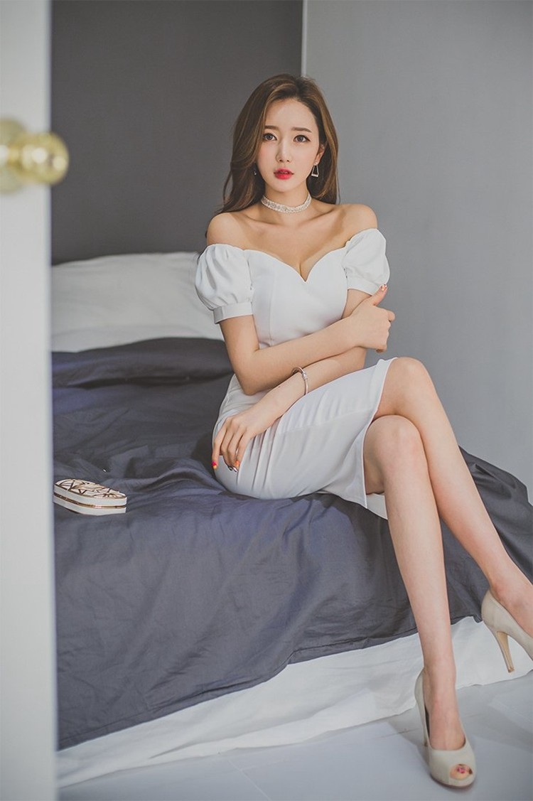 韩国美女李妍静性感美腿摄影写真